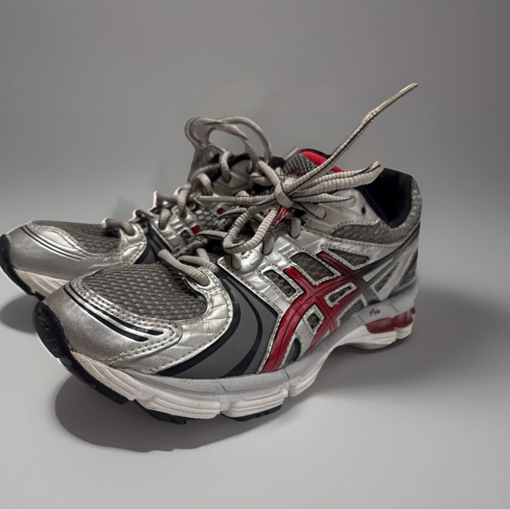 Asics Gel Kayano Size 4  Great Condition GW 5